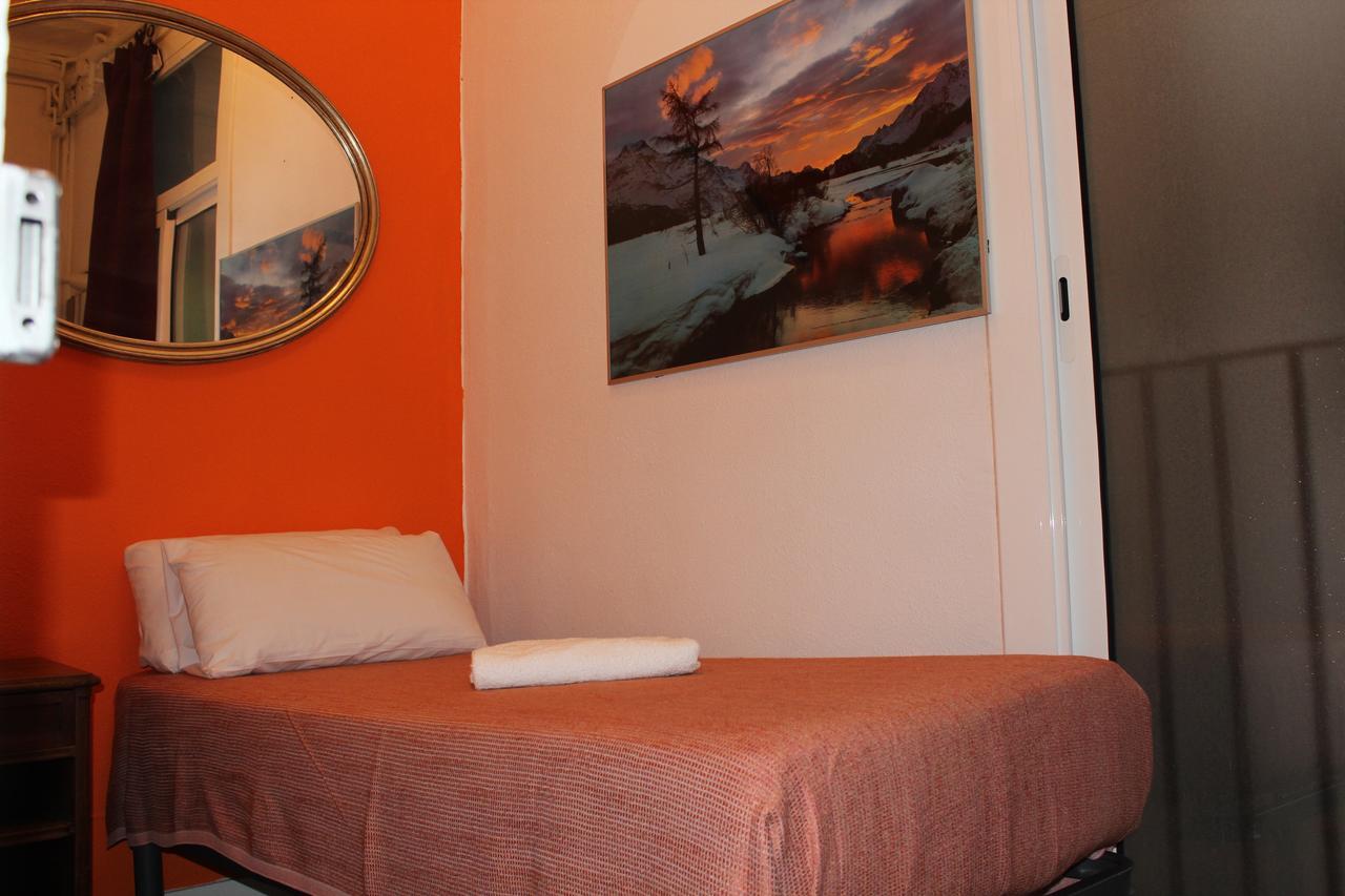 Pension Arosa Barcelona Bagian luar foto