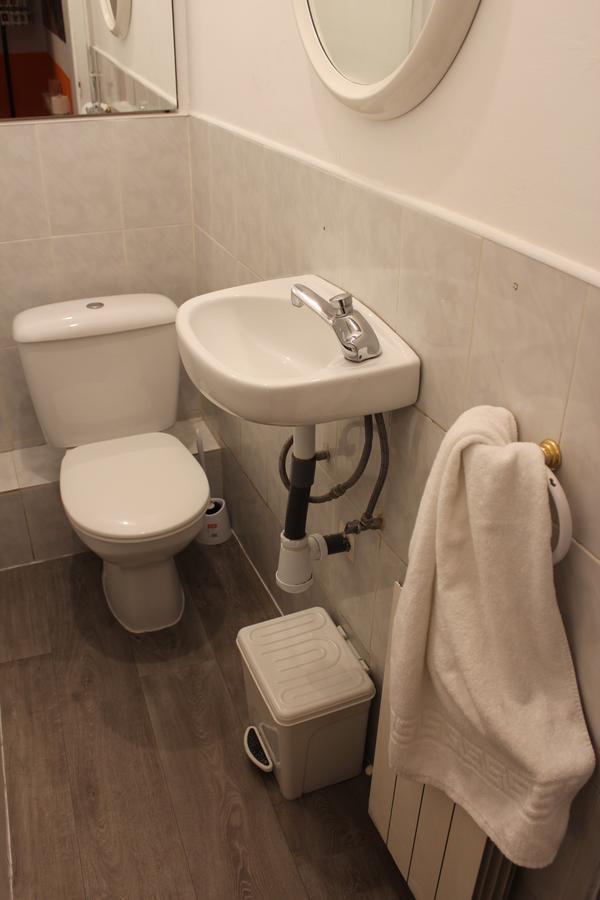 Pension Arosa Barcelona Bagian luar foto