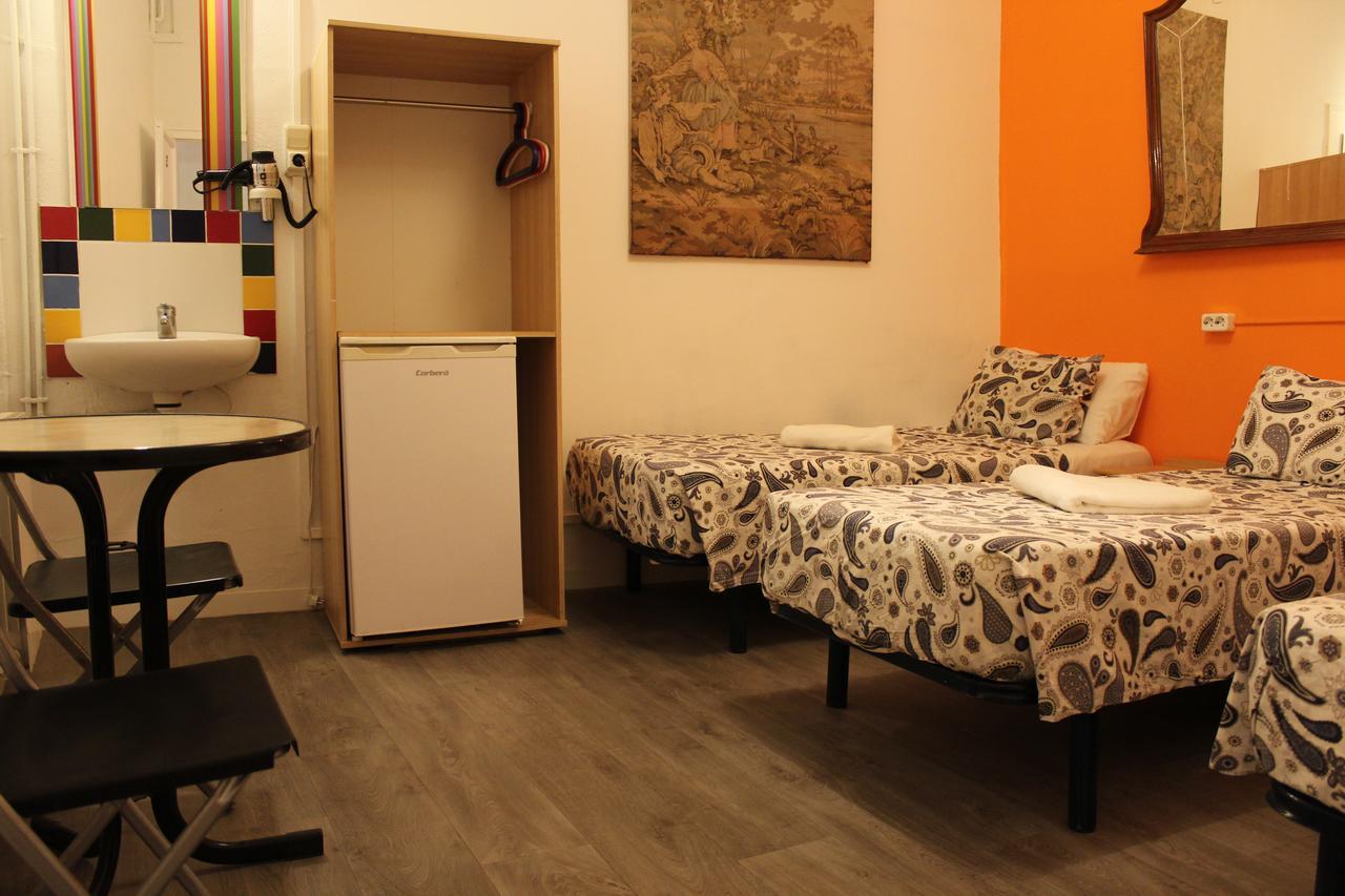 Pension Arosa Barcelona Bagian luar foto