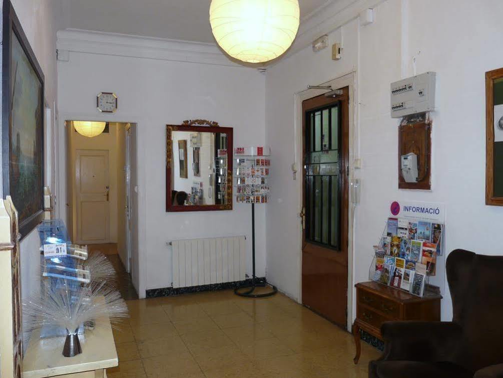 Pension Arosa Barcelona Bagian luar foto